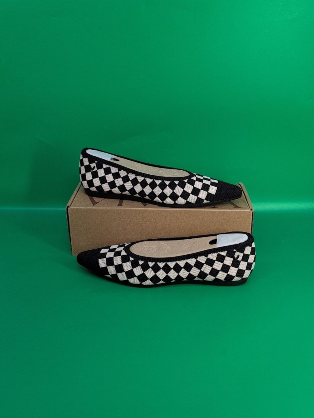 Vivaia Aria 5 Pointed Toe Women's Ballet Flat Shoes US 9-9.5 Black White Checker